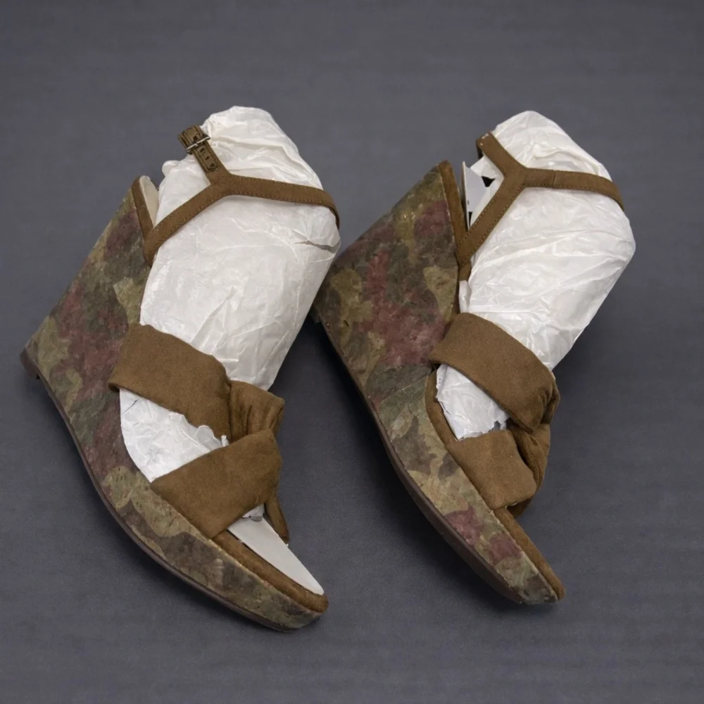 G.I.L.I. GI-Kahlie 7.5 Willow Microsuede Wedge
